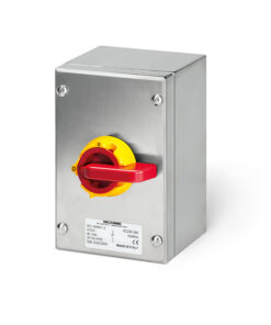 Выключатель нагрузки аварийный ISOLATORS в корпусе Scame, 3P, 32A (25A AC3), 690VAC, габ. Y1, красная блок. рукоятка, в корпусе из нержавейки IP66